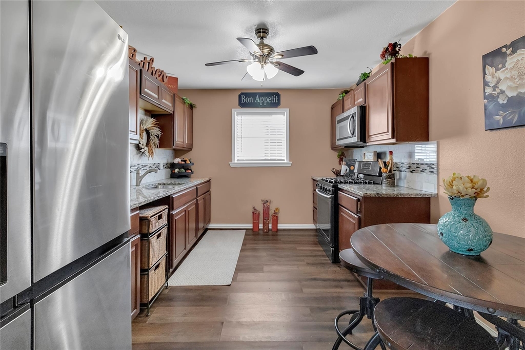 1307 11th Street - Photo 3