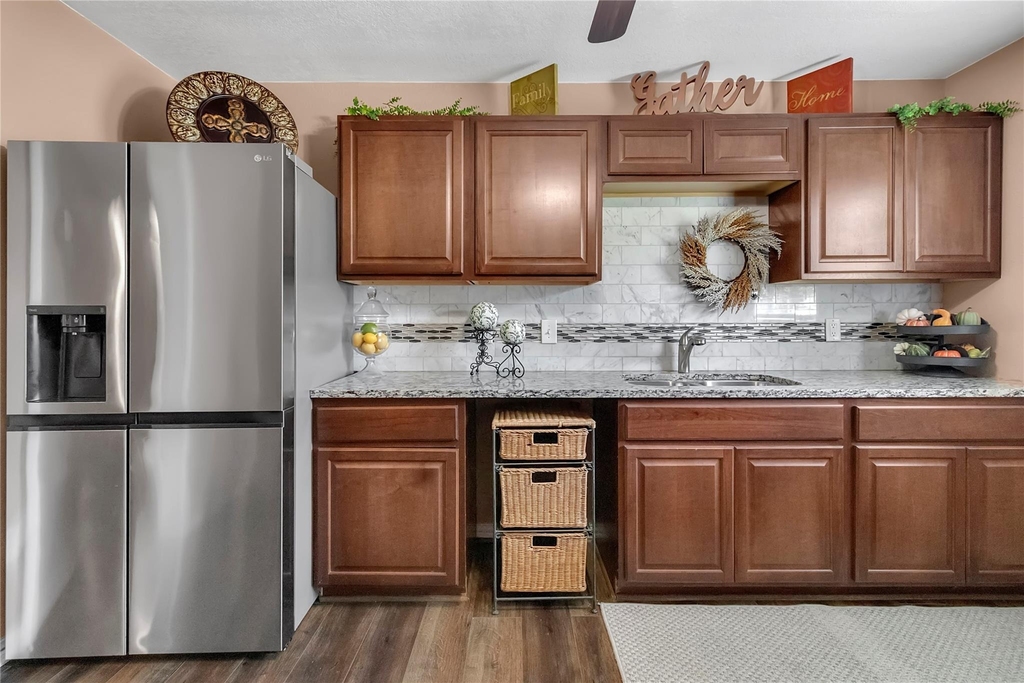 1307 11th Street - Photo 5