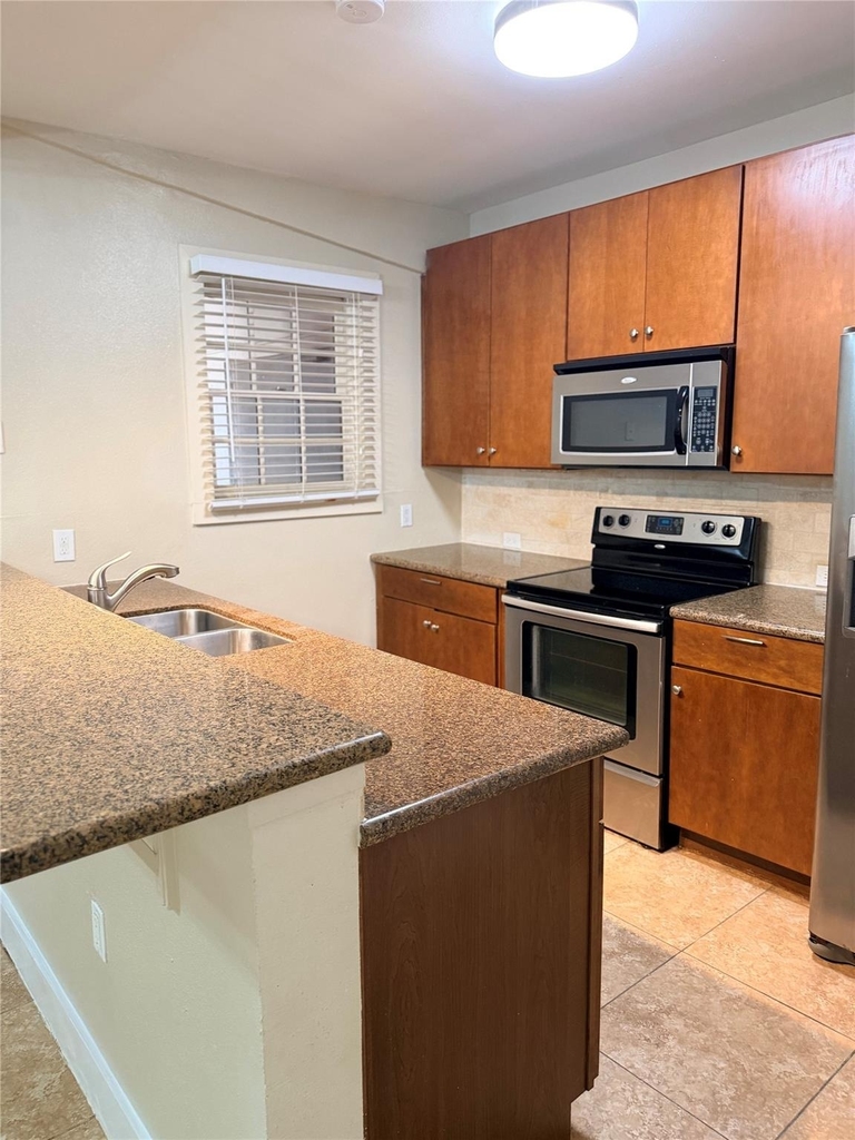 621 21st Street - Photo 2