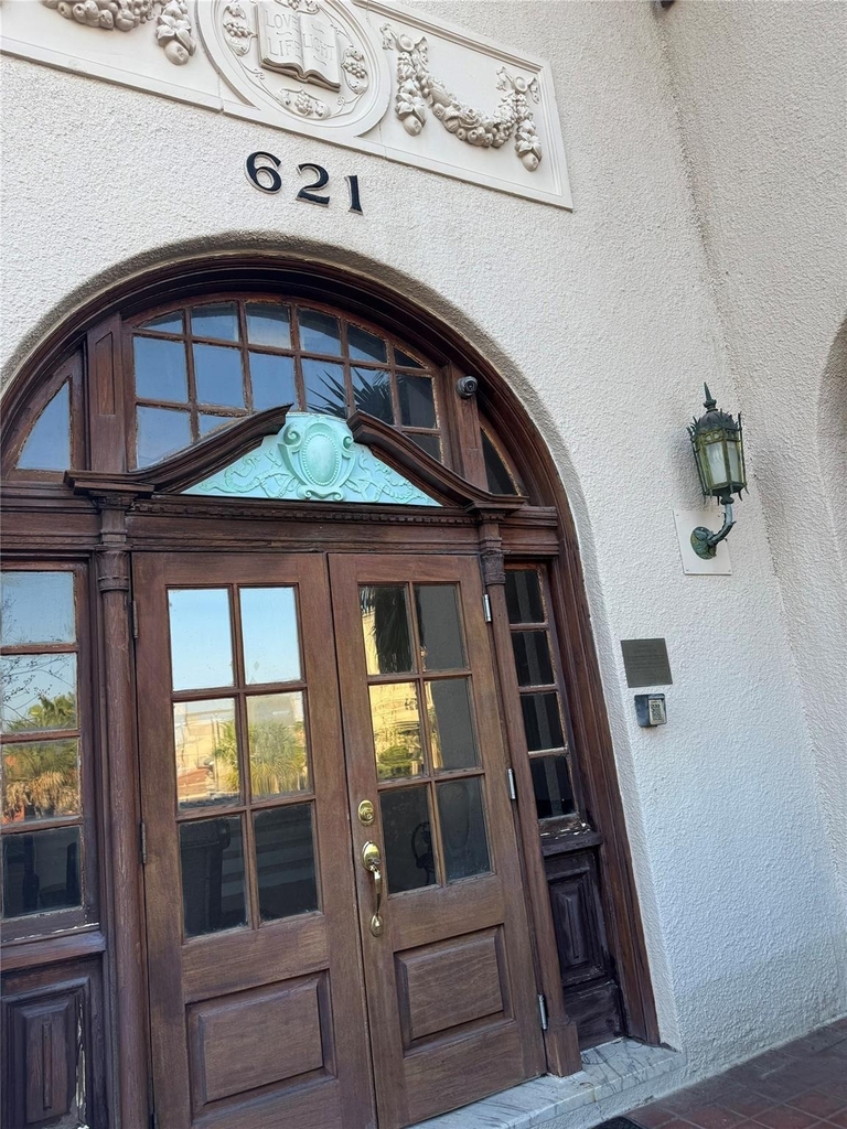 621 21st Street - Photo 1