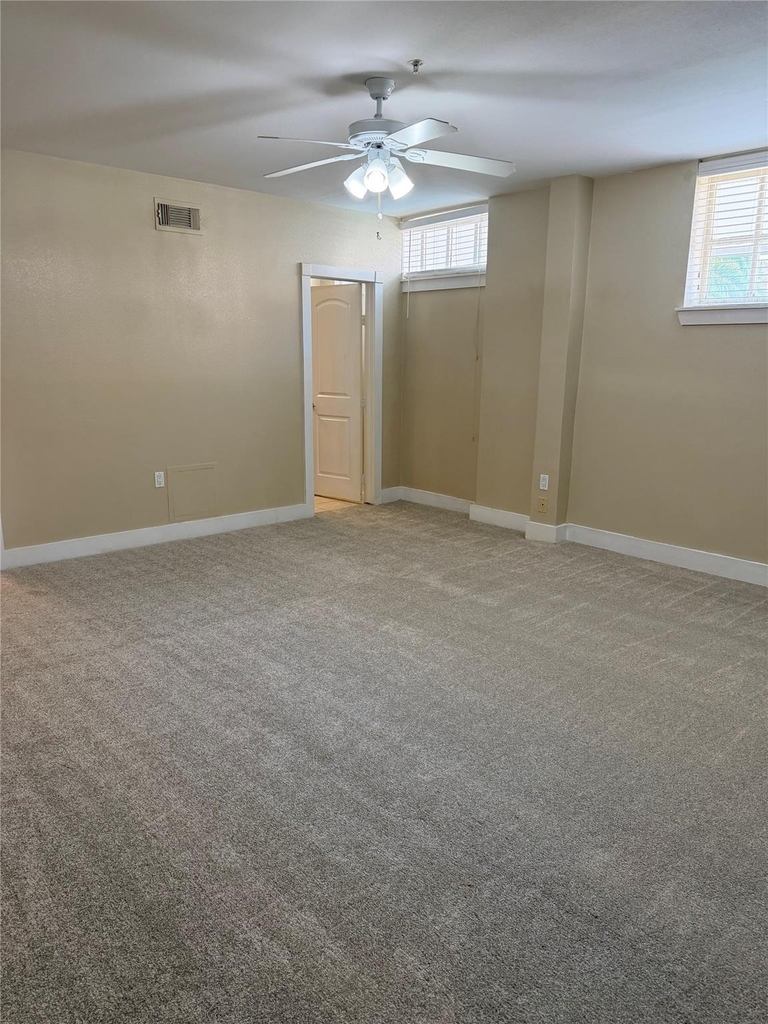 621 21st Street - Photo 8