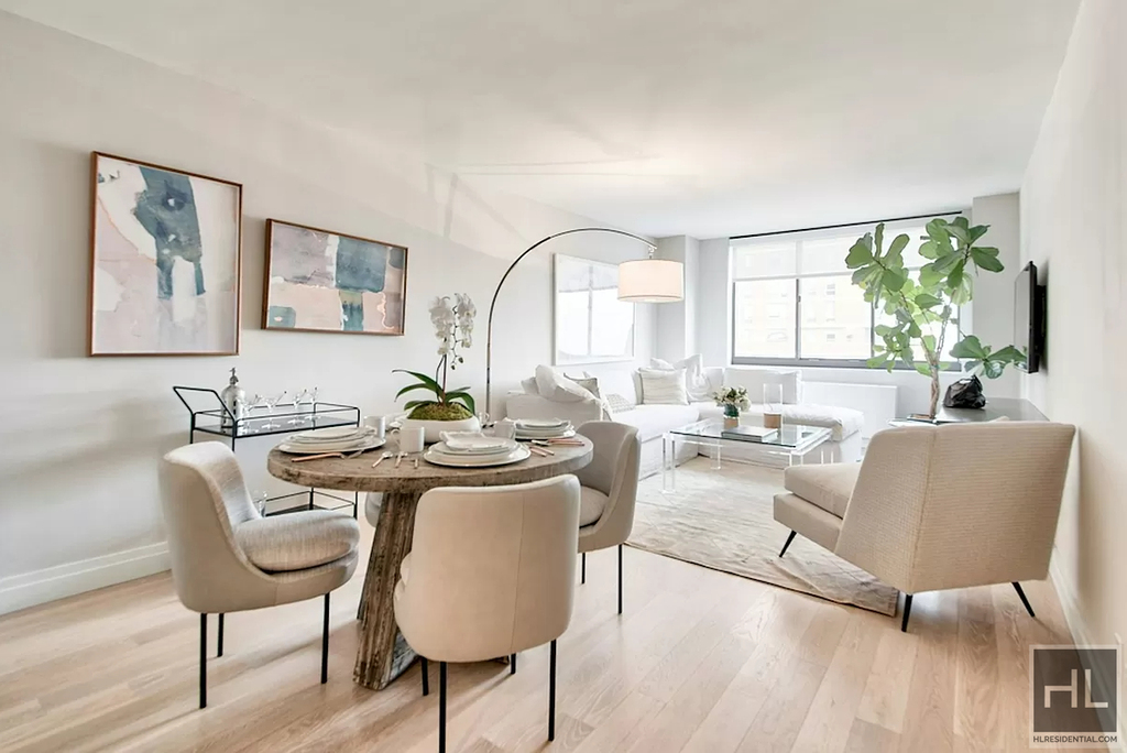 East 95th Street - Photo 0