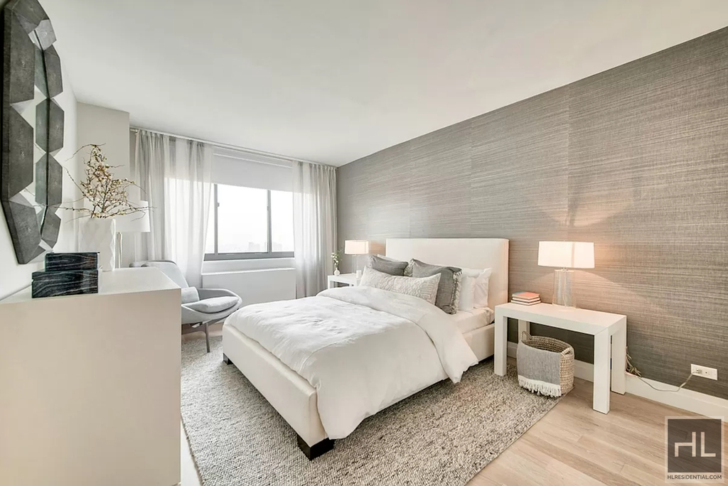 East 95th Street - Photo 1