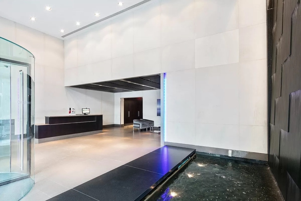 West 37th Street - Photo 8