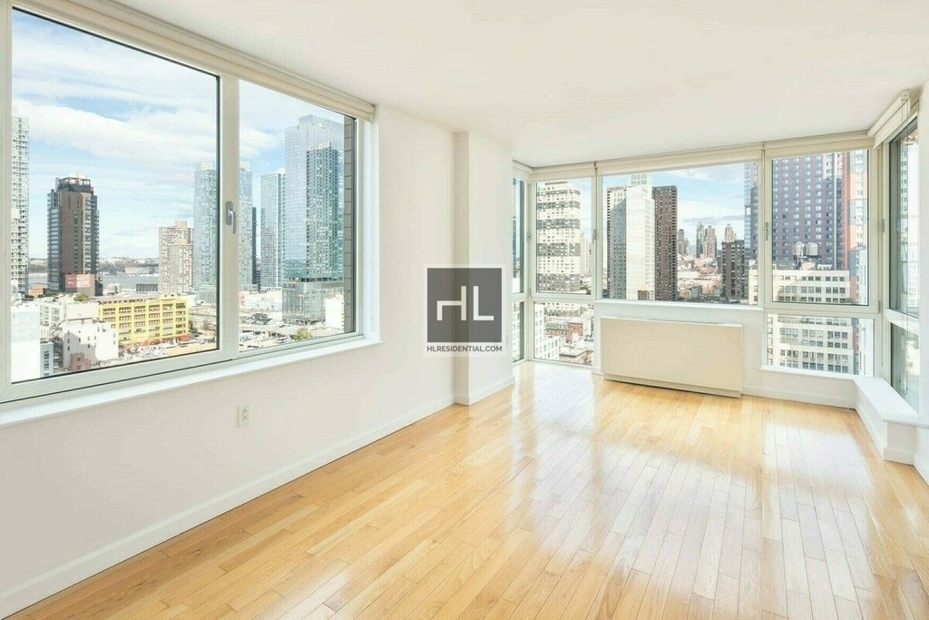 West 37th Street - Photo 2
