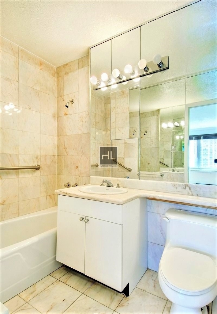 Central Park South - Photo 2