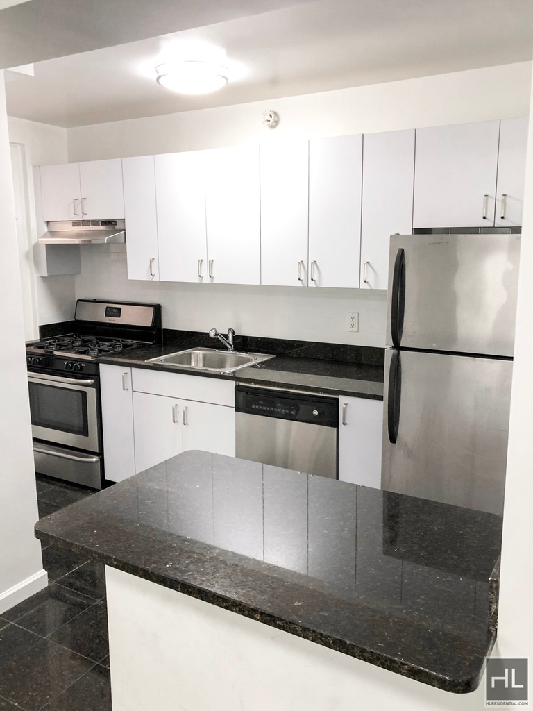 East 38 Street - Photo 3