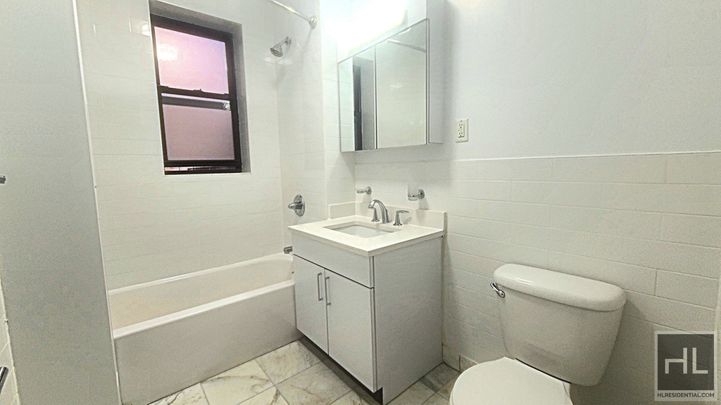 West 55 Street - Photo 3