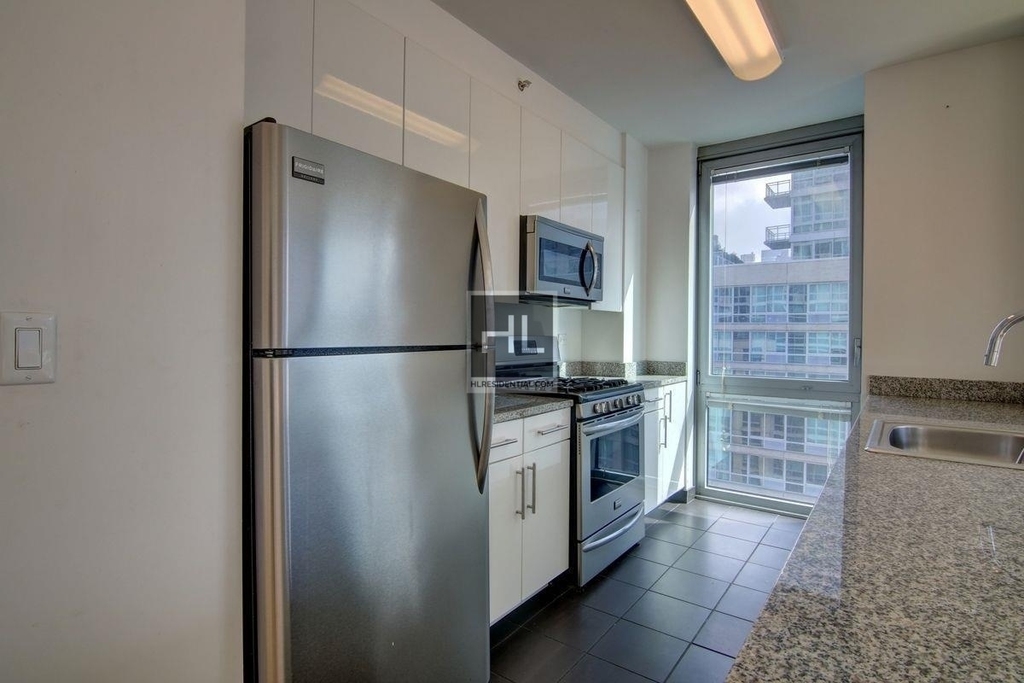 West 37th Street - Photo 1