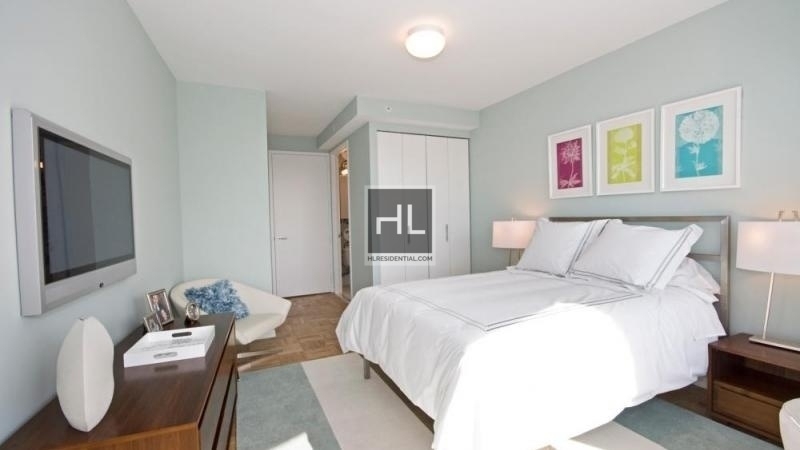 West 37th Street - Photo 2