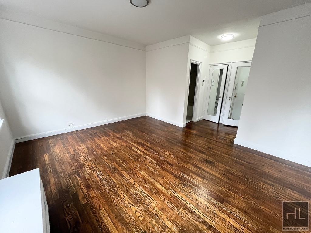 E 58th St - Photo 1