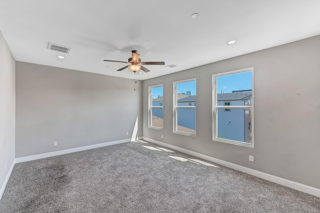2416 Emancipation Ave - Photo 15