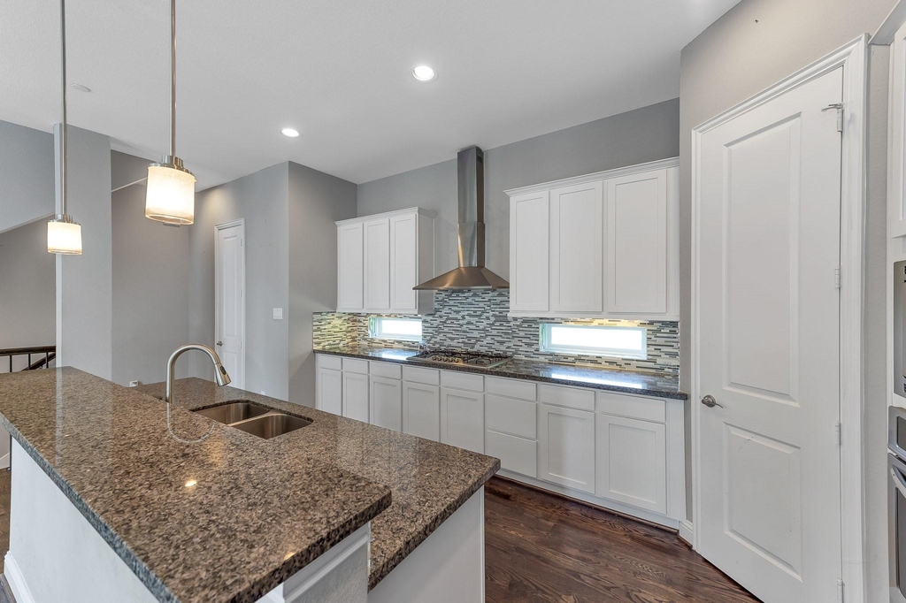 2416 Emancipation Ave - Photo 13