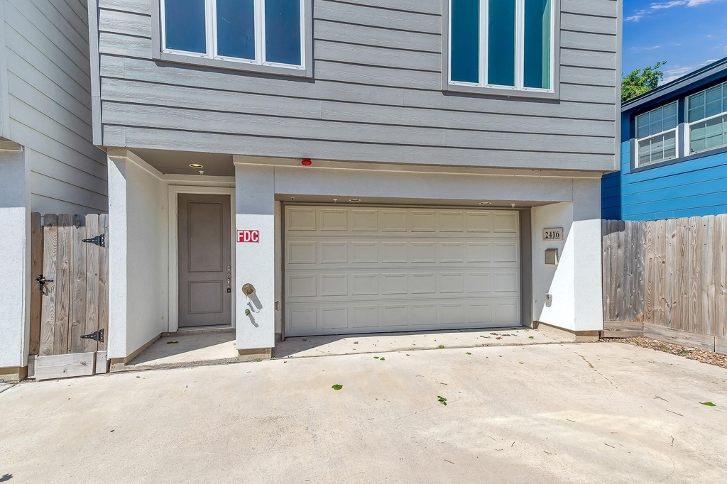 2416 Emancipation Ave - Photo 26