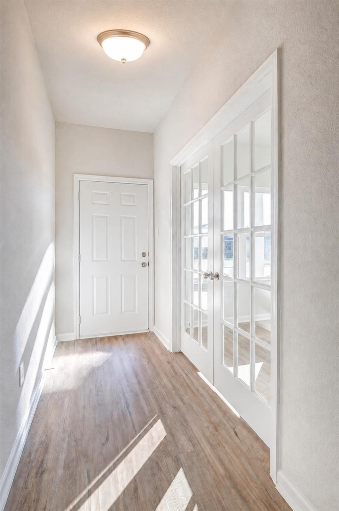 1913 N Riverside Circle - Photo 1