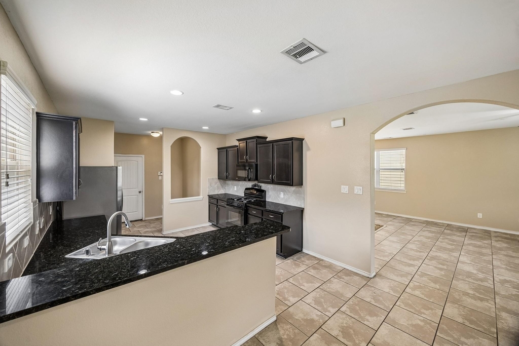 8914 Eldorado Glen Drive - Photo 11