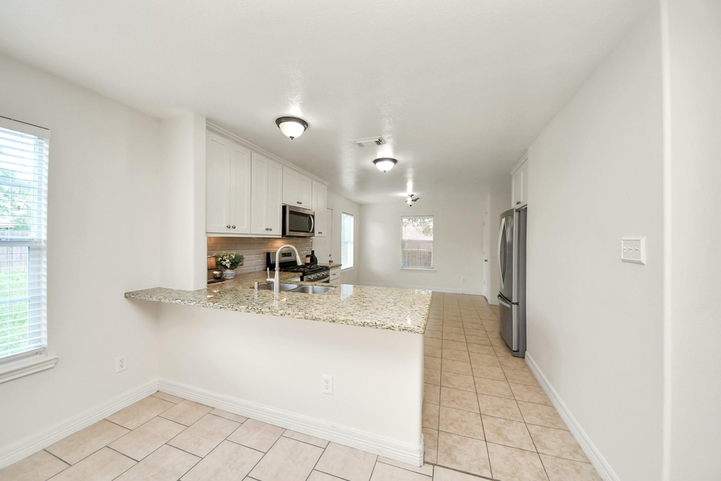 6723 Stonecross Creek Lane - Photo 8