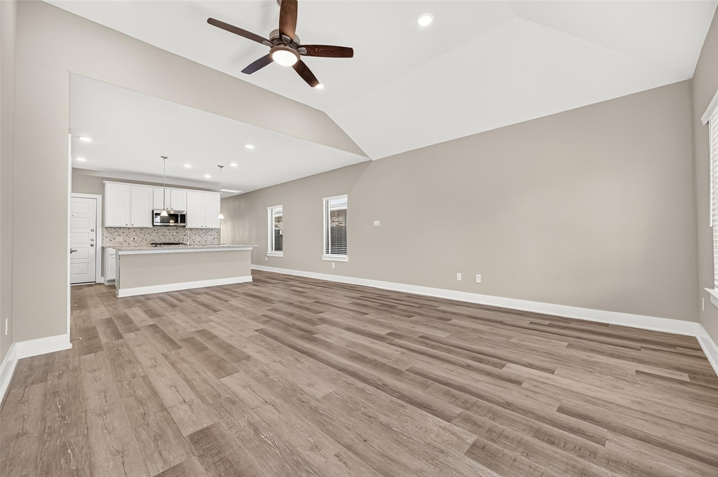 10546 Preserve Way - Photo 5