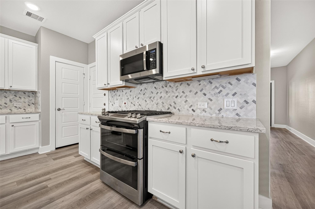 10546 Preserve Way - Photo 10