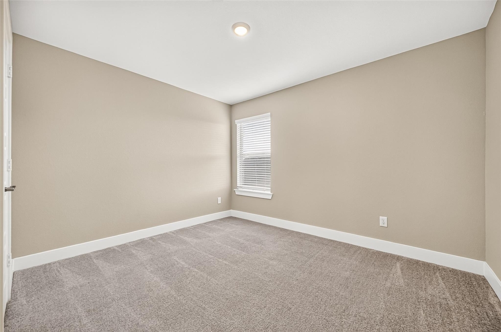 10546 Preserve Way - Photo 38