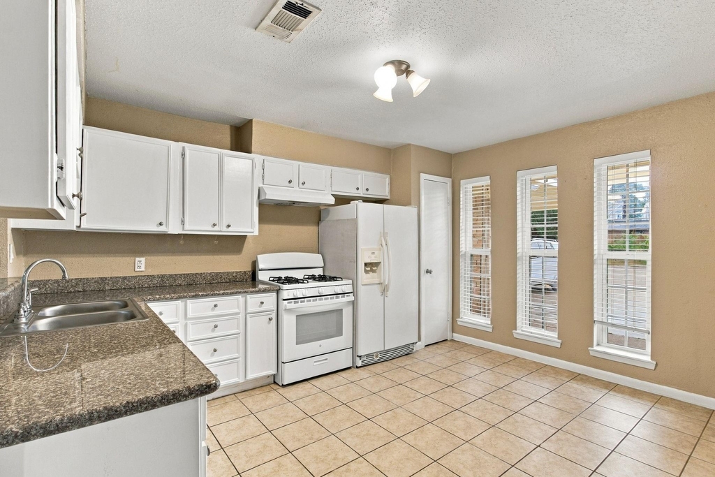 719 Kilpatrick Street - Photo 6