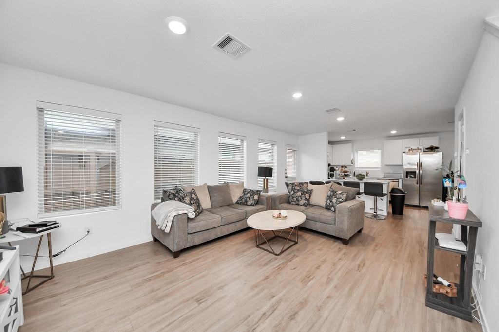 3016 Courtney Coral Lane - Photo 19