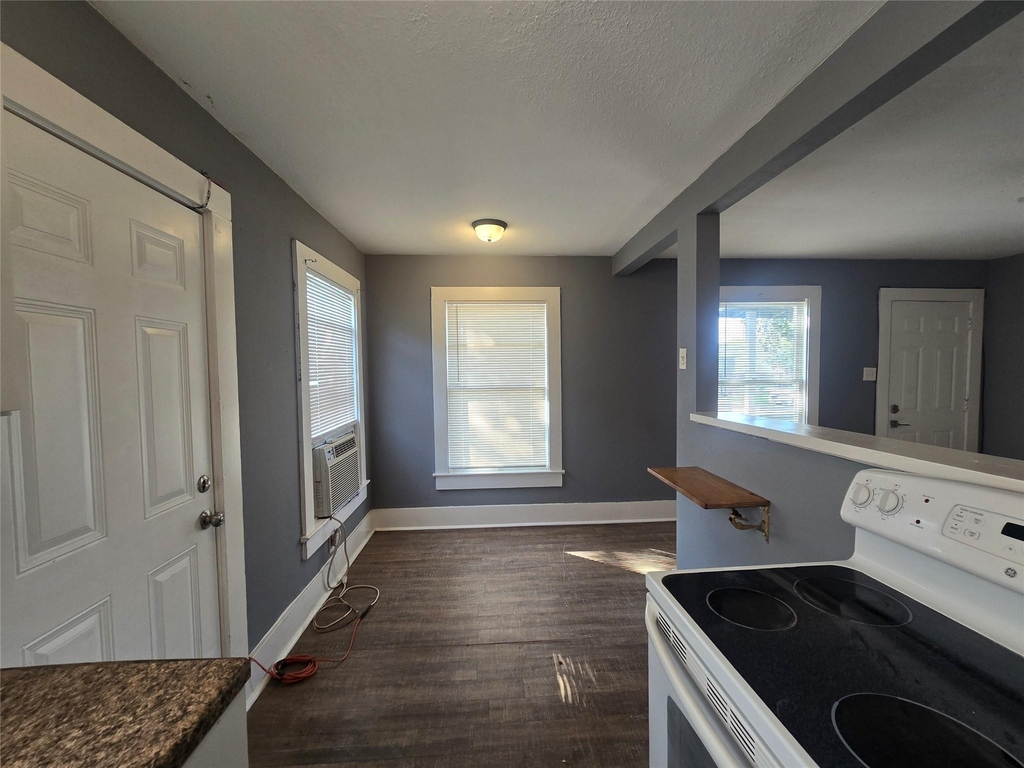 5318 Avenue P 1/2 - Photo 9