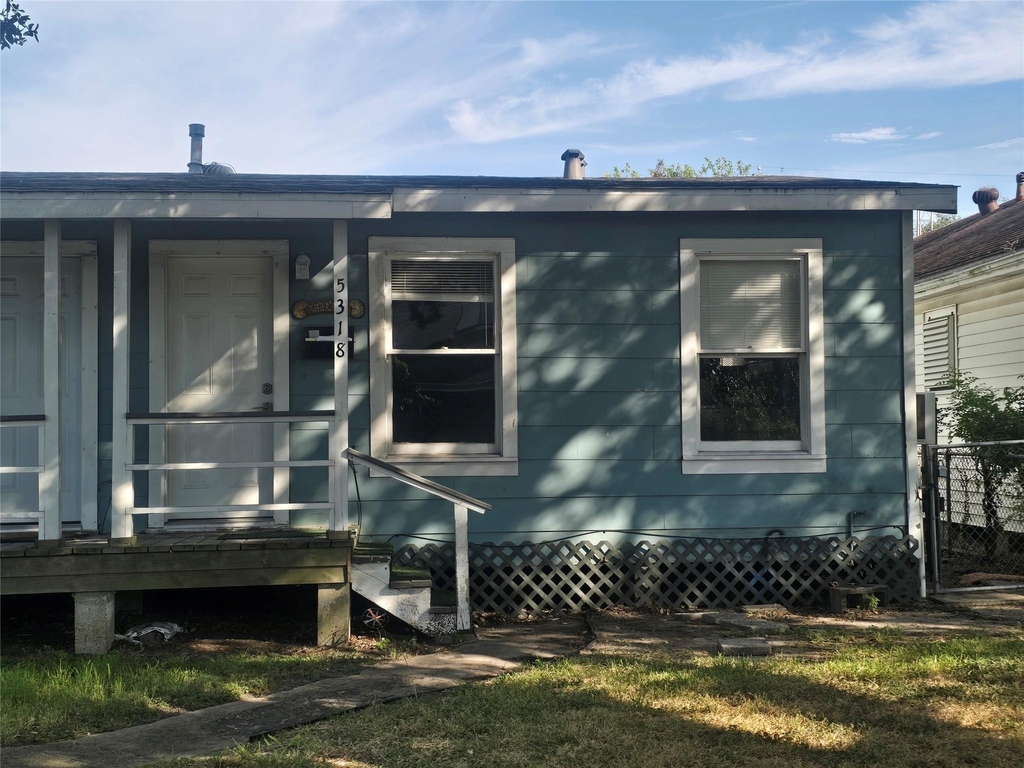 5318 Avenue P 1/2 - Photo 1