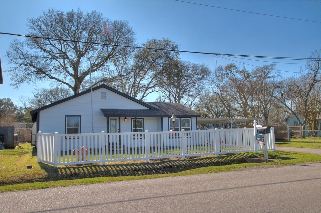 415 Perkins Avenue - Photo 1