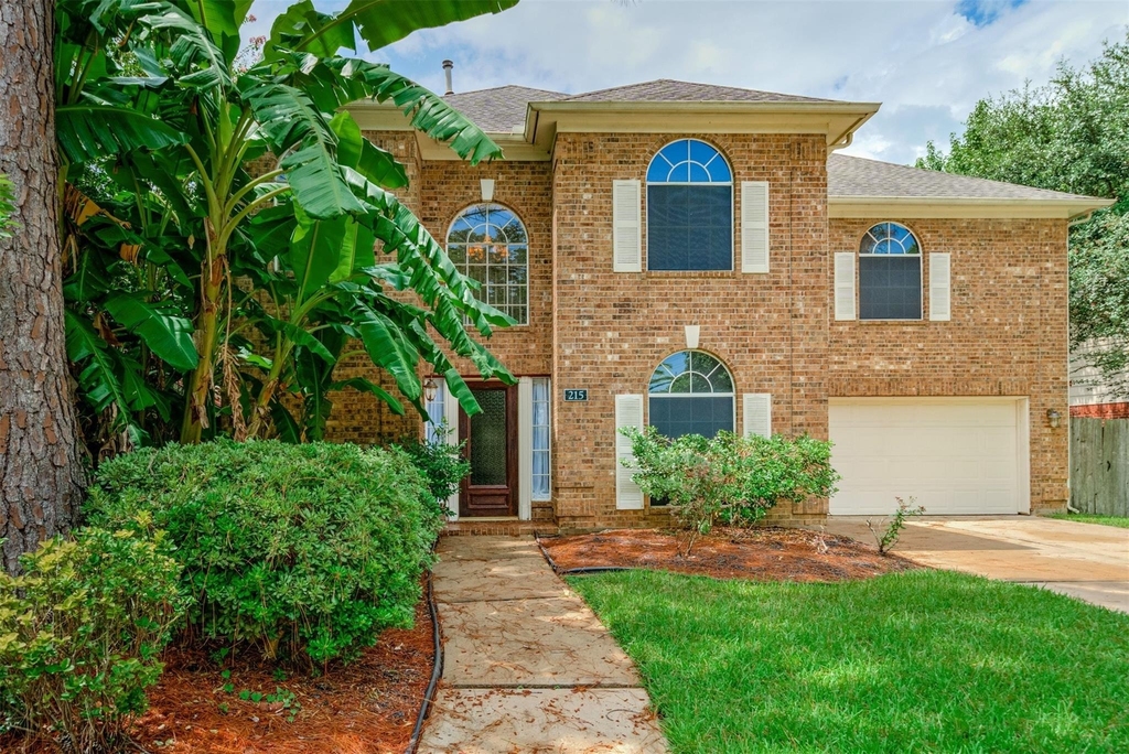 215 Sunset Ridge - Photo 0