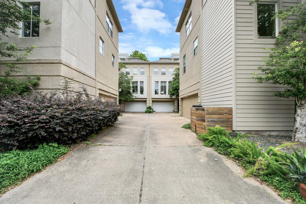 1112 Columbus Street - Photo 31