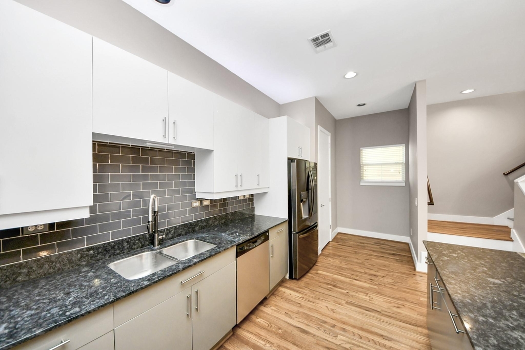 1112 Columbus Street - Photo 13