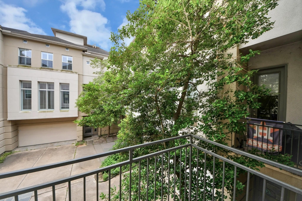 1112 Columbus Street - Photo 20
