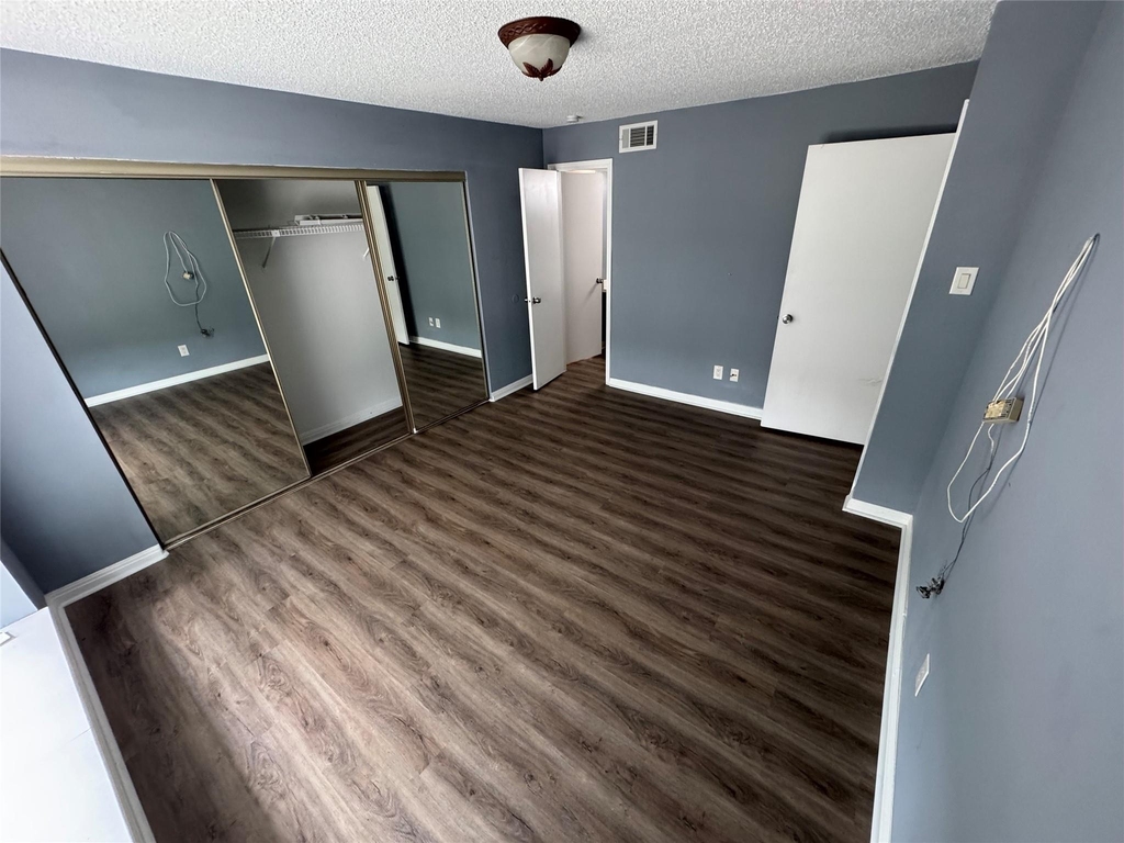 12100 Overbrook Lane - Photo 9