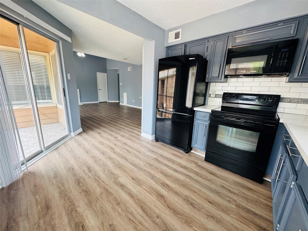 12100 Overbrook Lane - Photo 10