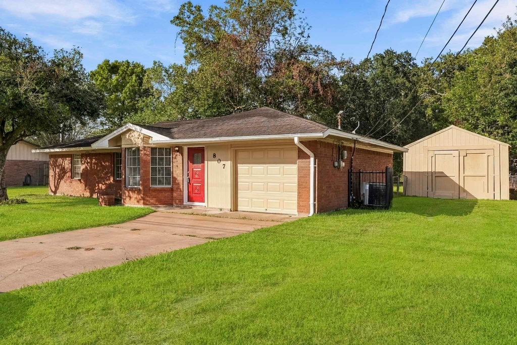 807 Texas Avenue - Photo 1
