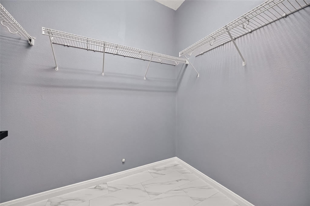 405 Wickford Court - Photo 38