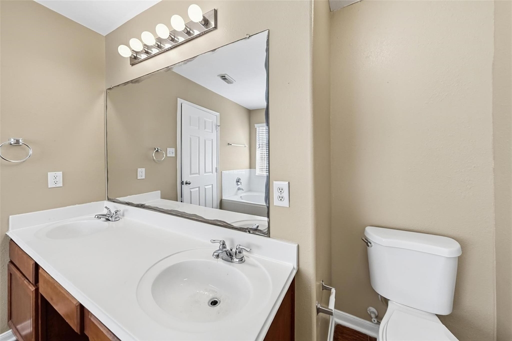 8302 Hardy Elm Street - Photo 8