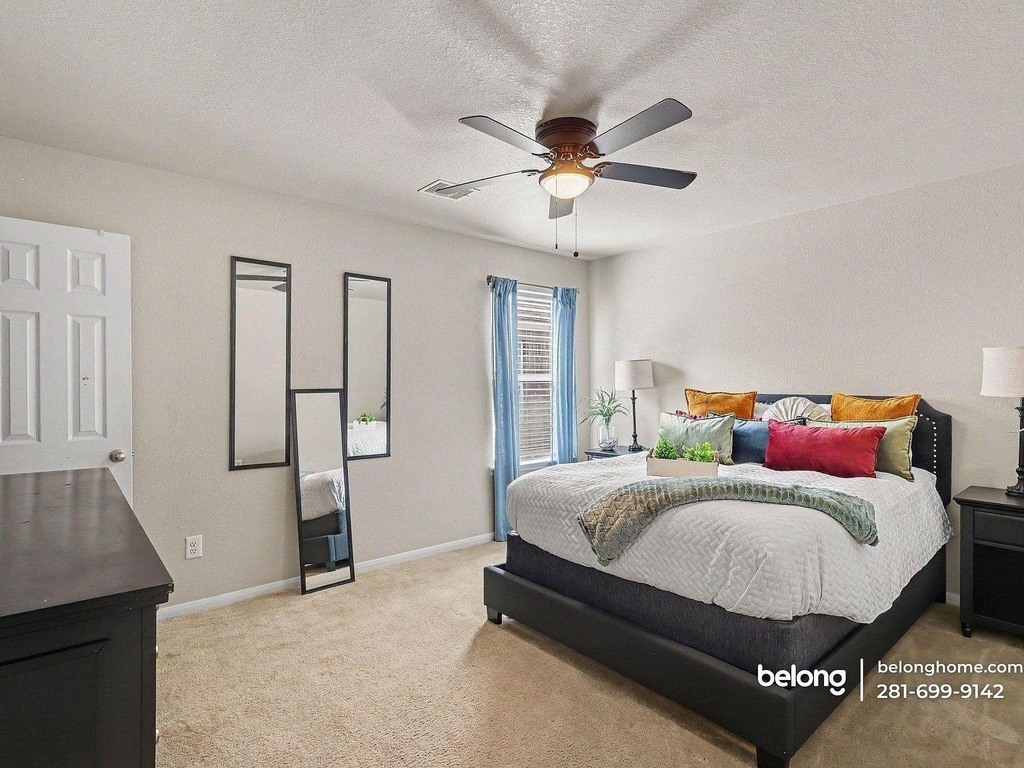 1330 Yucca Mountain Dr - Photo 4