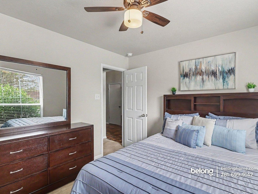 1330 Yucca Mountain Dr - Photo 5