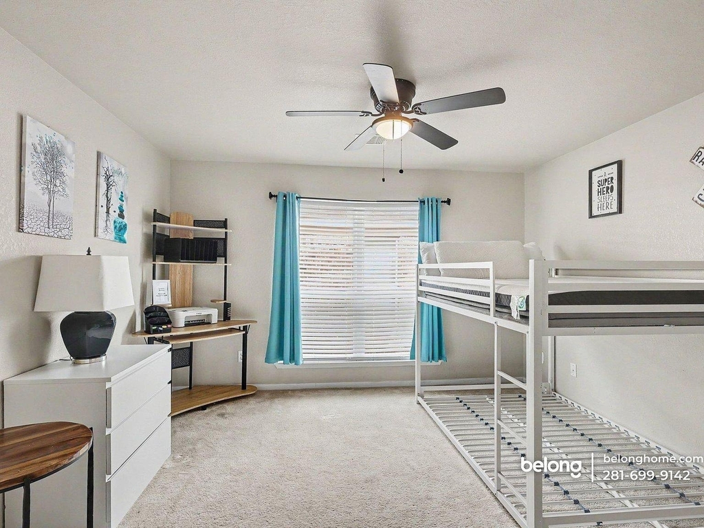 1330 Yucca Mountain Dr - Photo 2