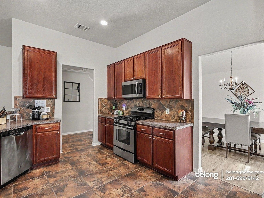 1330 Yucca Mountain Dr - Photo 8