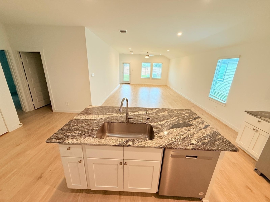 8014 Tropea Drive - Photo 15