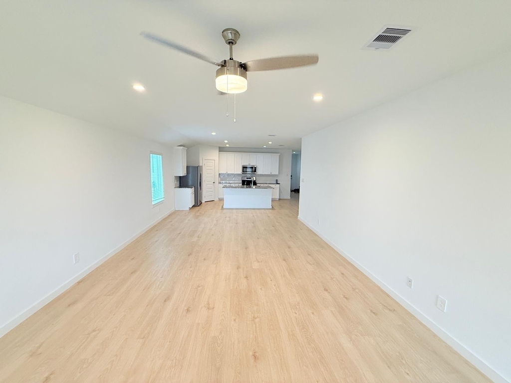 8014 Tropea Drive - Photo 16
