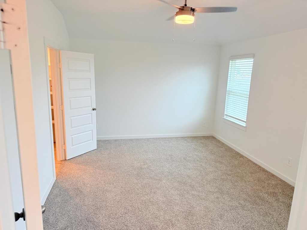 8014 Tropea Drive - Photo 9