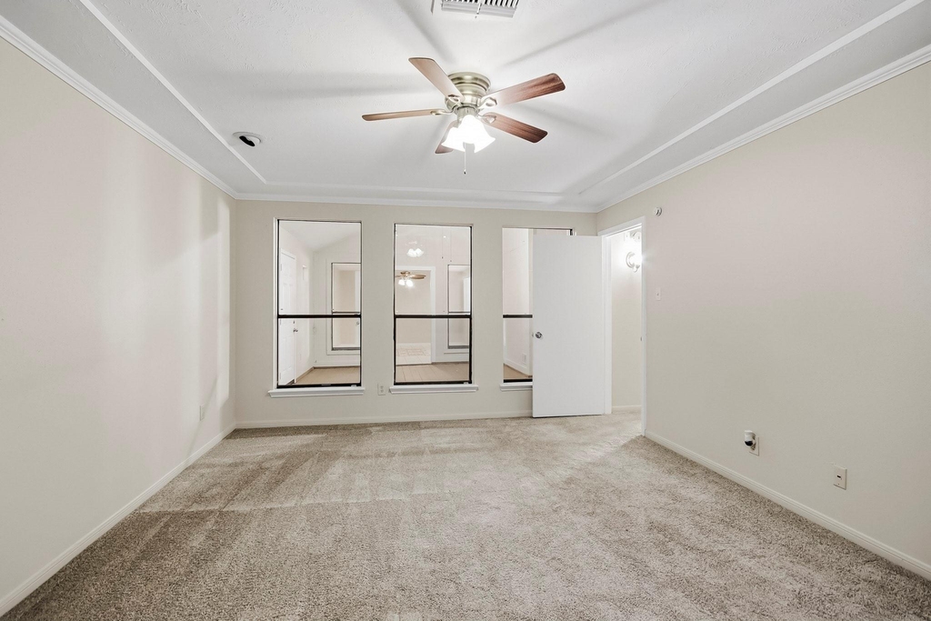 8807 Lakeside Forest Drive - Photo 10