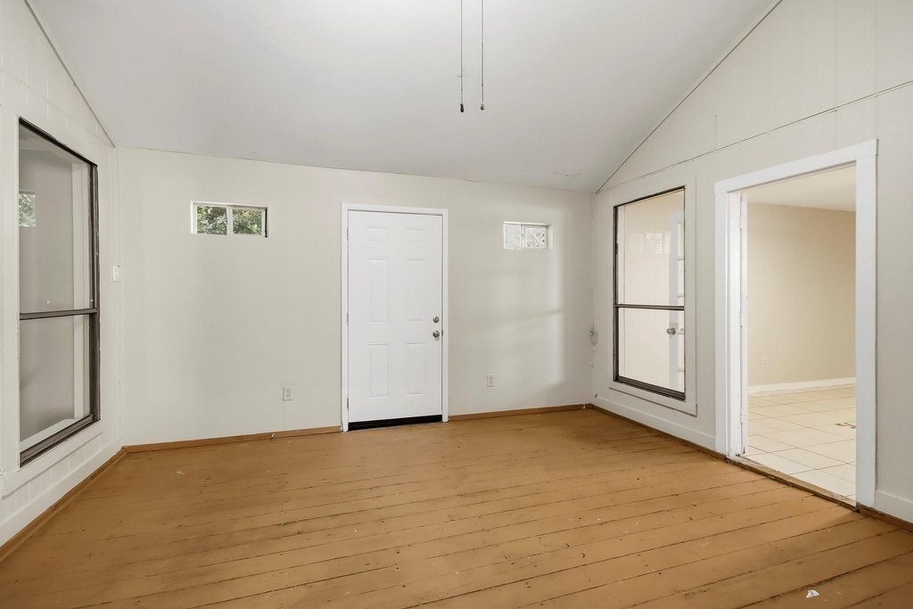 8807 Lakeside Forest Drive - Photo 8