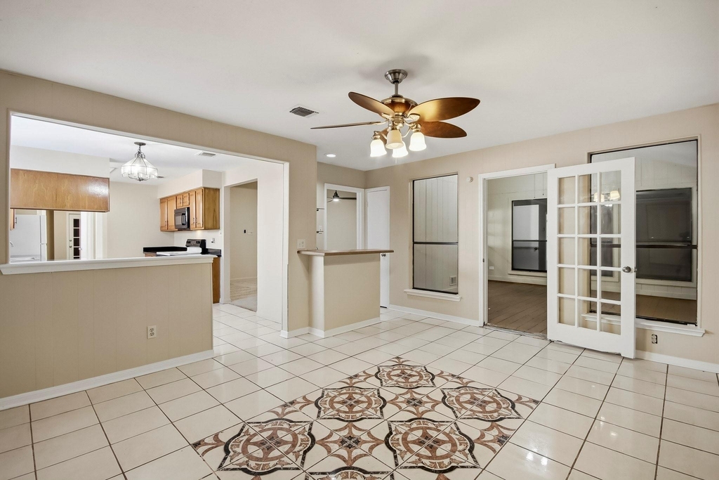 8807 Lakeside Forest Drive - Photo 7