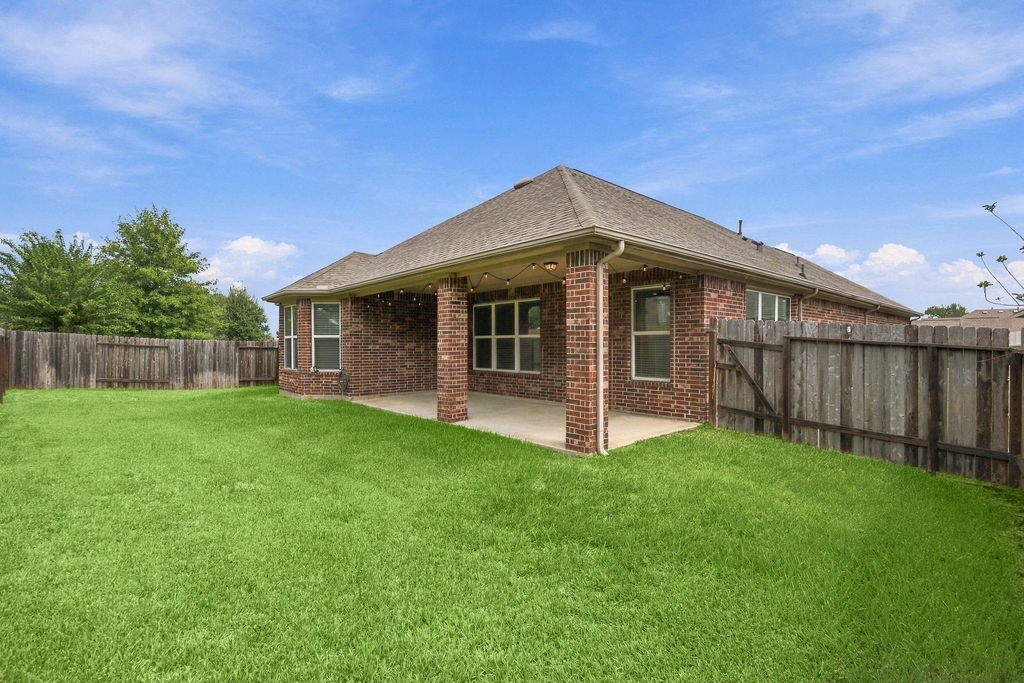 19049 Villa Lane - Photo 27