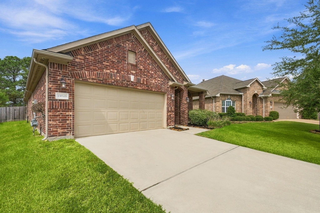 19049 Villa Lane - Photo 2